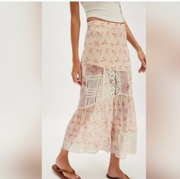 NWT Free People Daniella Lace Maxi Skirt Floral White Size M - Picture 3 of 8